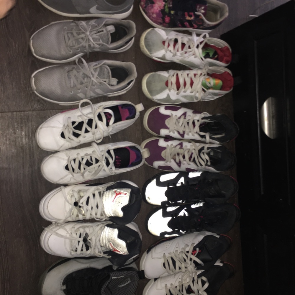 Size 5.5- 6 Jordan’s - Picture 2 of 2